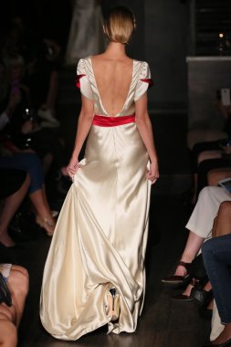 Johanna Johnson pist Show