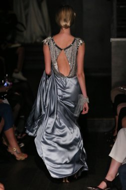 Johanna Johnson pist Show