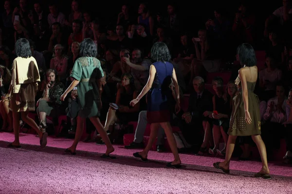 Marc Jacobs podczas Mercedes-Benz Fashion Week — Zdjęcie stockowe