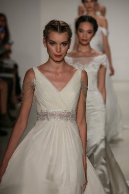 Kelly Faetanini pist Show