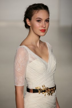 Kelly Faetanini pist Show