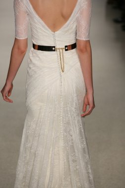 Kelly Faetanini pist Show