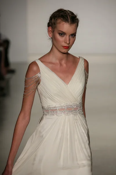 Kelly Faetanini runway Show — Stock Photo, Image