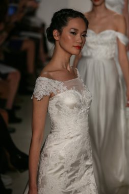 Kelly Faetanini pist Show