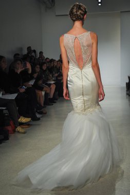 Kelly Faetanini pist Show