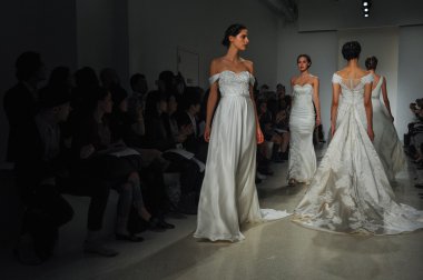 Kelly Faetanini pist Show