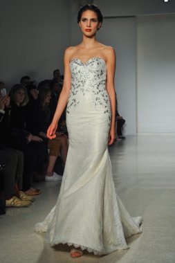 Kelly Faetanini pist Show