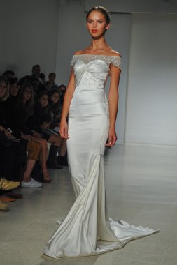 Kelly Faetanini pist Show
