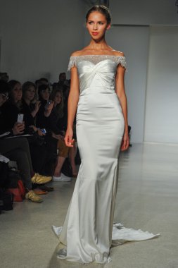 Kelly Faetanini pist Show