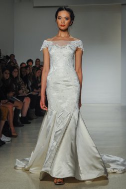 Kelly Faetanini pist Show