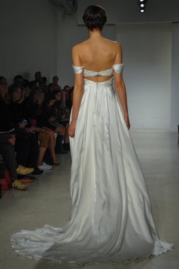 Kelly Faetanini pist Show