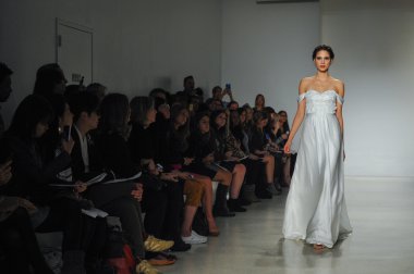 Kelly Faetanini pist Show