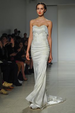 Kelly Faetanini pist Show