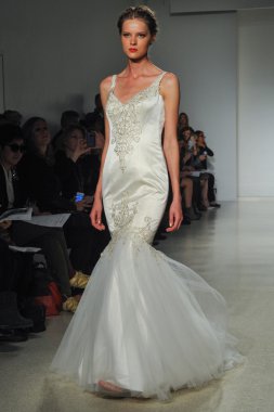 Kelly Faetanini pist Show