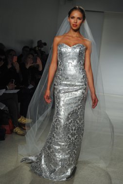 Kelly Faetanini pist Show