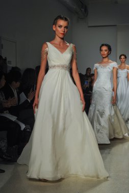 Kelly Faetanini pist Show