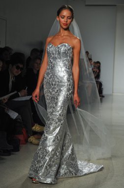 Kelly Faetanini pist Show