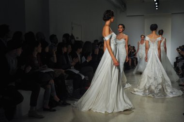 Kelly Faetanini pist Show