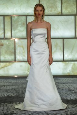 Rivini sırasında Güz 2015 Gelin Koleksiyonu