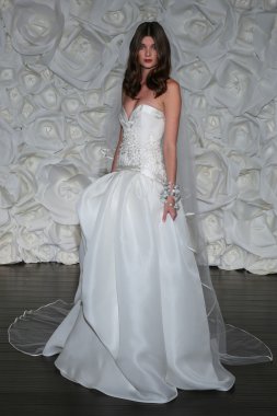 Naeem Khan lookbook ateş