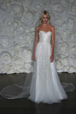 Naeem Khan lookbook ateş