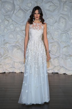 Naeem Khan lookbook ateş