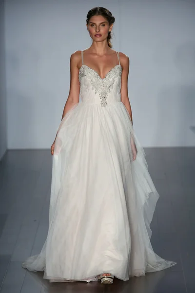 Alvina Valenta fashion show — Stock Photo, Image