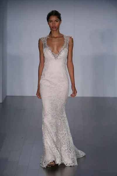 Alvina Valenta fashion show — Stock Photo, Image