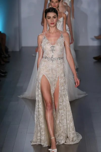 Alvina Valenta fashion show — Stock Photo, Image