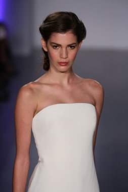Jim Hjelm defile
