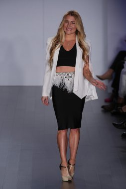 Jim Hjelm defile