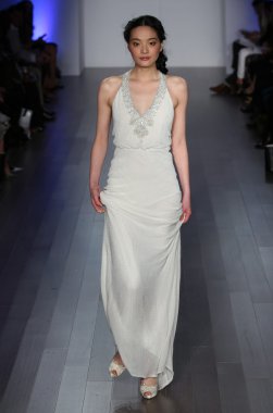 Lazaro defile