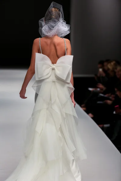 Badgley Mischka desfile de moda — Foto de Stock