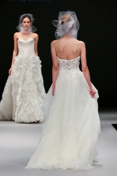 Badgley Mischka modeshow - Stock-foto