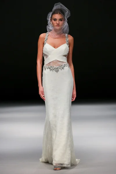 Badgley Mischka sfilata di moda — Foto Stock