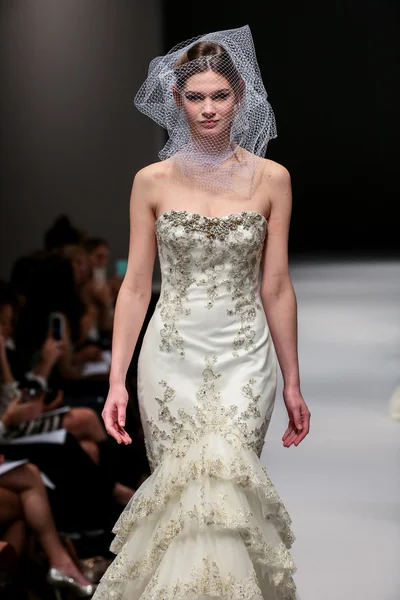 Badgley Mischka sfilata di moda — Foto Stock