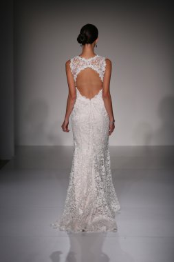 Sottero ve Midgley defile
