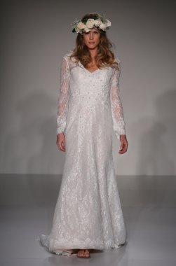 Sottero ve Midgley defile