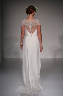 Sottero ve Midgley defile