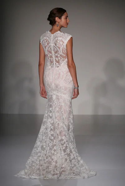 Sottero e Midgley sfilata di moda — Foto Stock