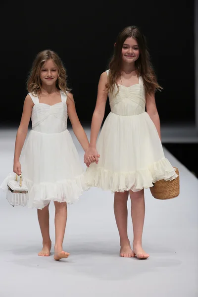 Ivy y Aster desfile de moda — Foto de Stock