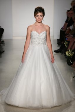 Matthew Christopher defile