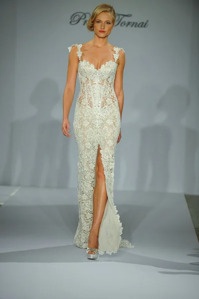 Prina Tornai Bridal collection — Stock Photo, Image