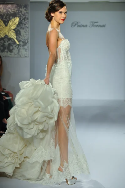 Prina Tornai Bridal collection — Stockfoto