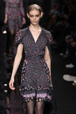 Diane Von Furstenberg defile