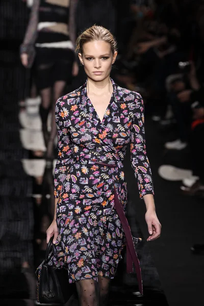 Diane Von Furstenberg defile