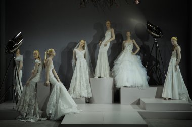 Tony Ward şerefine: Özel gelinlik koleksiyonu