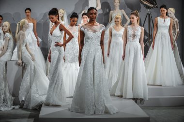 Tony Ward şerefine: Özel gelinlik koleksiyonu