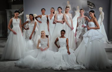Tony Ward şerefine: Özel gelinlik koleksiyonu