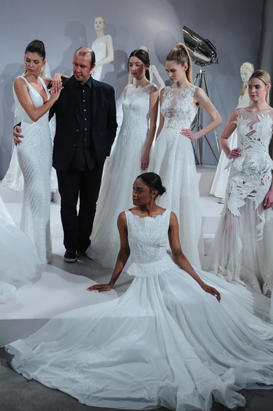 Toast naar Tony Ward: Speciale Bridal Collection — Stockfoto